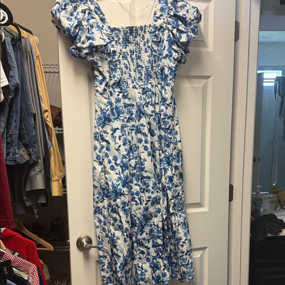 Abercrombie & Fitch White Midi Dress with Blue Floral Print - Picture 4 of 4